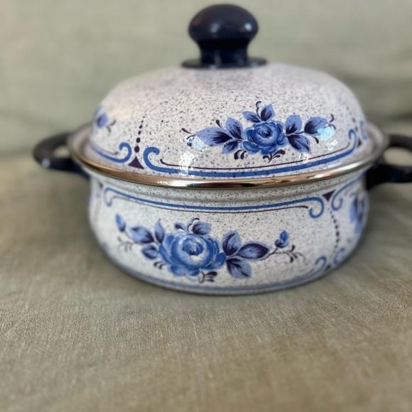 Wiener Email 1960s blue and white Floral Ceramic Pot with Lid - Picture 2 of 6